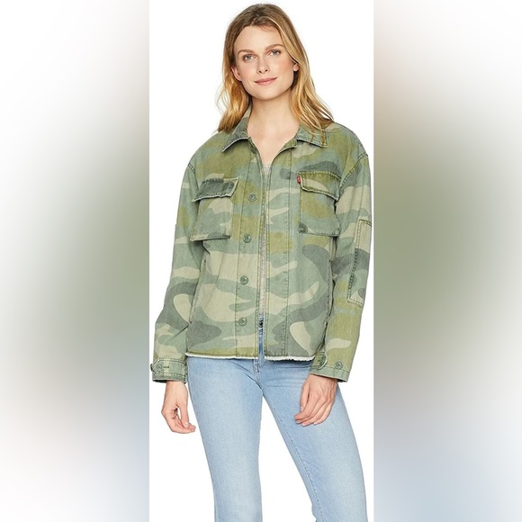 LEVI’s women’s camouflage shirt high low jacket Size XS - Picture 2 of 7